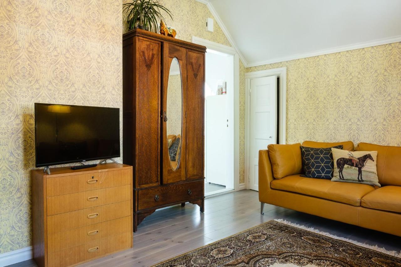 B&B Kaepylaen Helmi Tampere Exterior photo
